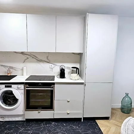 Appartement L'elegant 3p, 2ch, 2sdb, Clim, Wifi Gratuit, Parking Prive